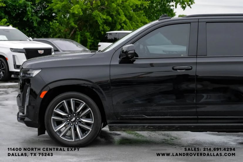 2021 Cadillac Escalade - Image 12