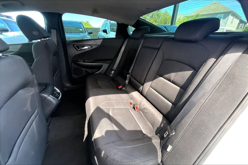 2021 Chevrolet Malibu - Image 19