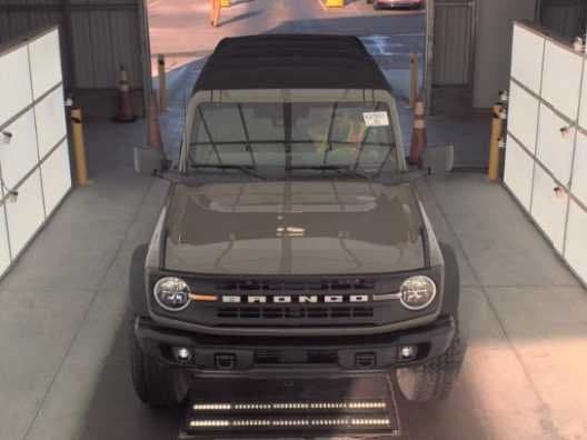 2025 Ford Bronco - Image 3