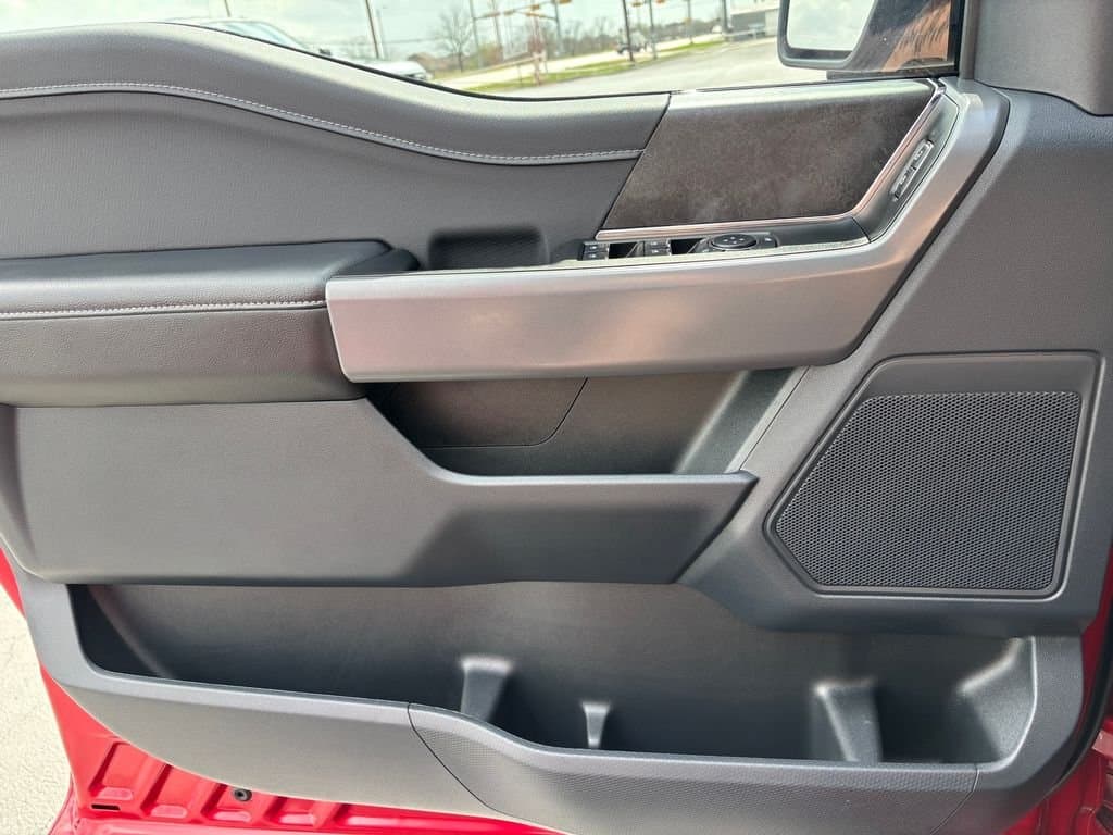 2025 Ford F-150 - Image 22