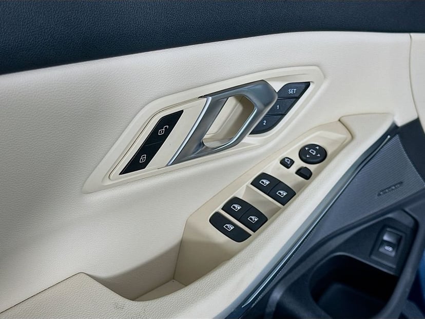 2026 BMW 3 Series - Image 20
