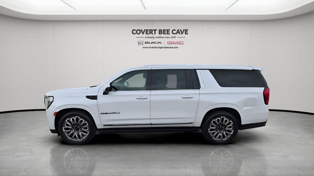2023 GMC Yukon XL - Image 5