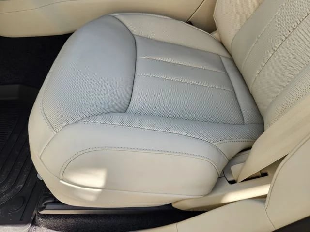 2026 Land Rover Range Rover - Image 17
