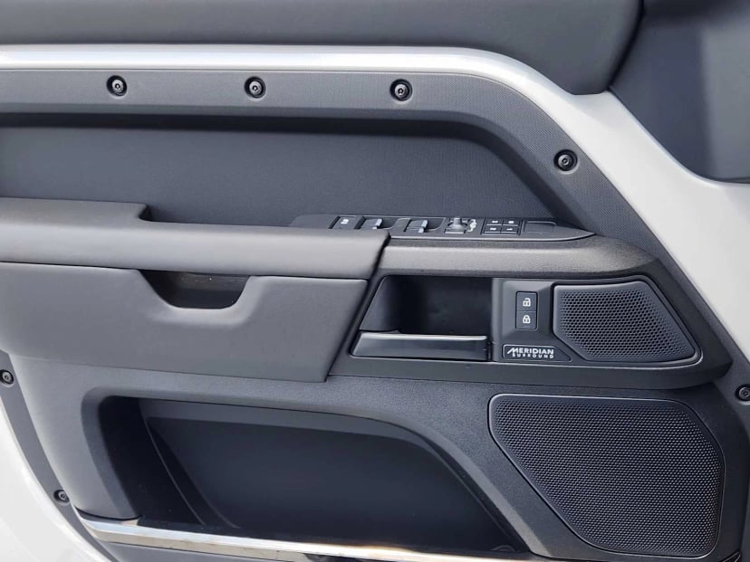 2026 LAND ROVER Defender 110 - Image 22