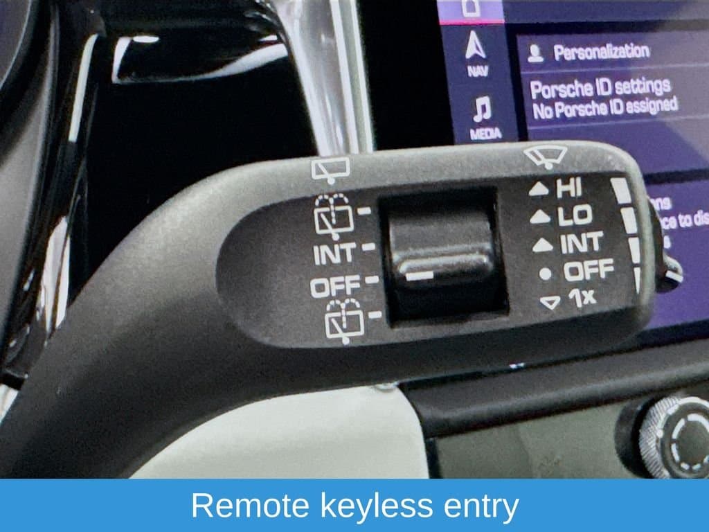 2024 PORSCHE Macan - Image 15