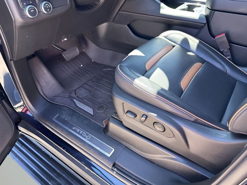 2023 GMC Yukon - Image 29