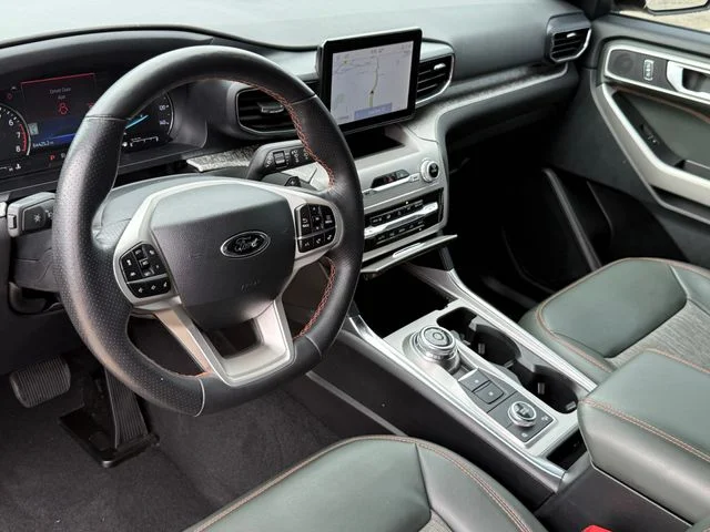 2023 Ford Explorer - Image 10