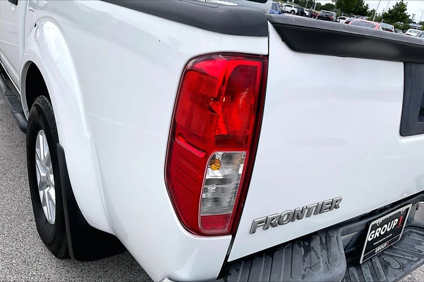 2017 Nissan Frontier - Image 28