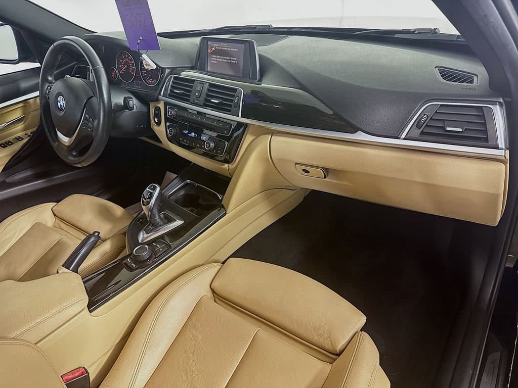 2017 BMW 3 - Image 36