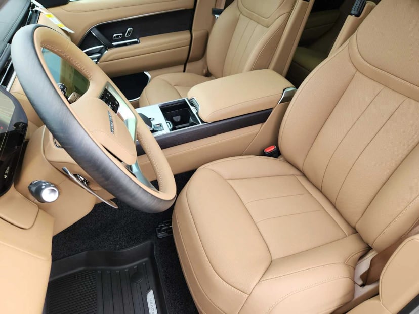 2026 LAND ROVER Range Rover - Image 11