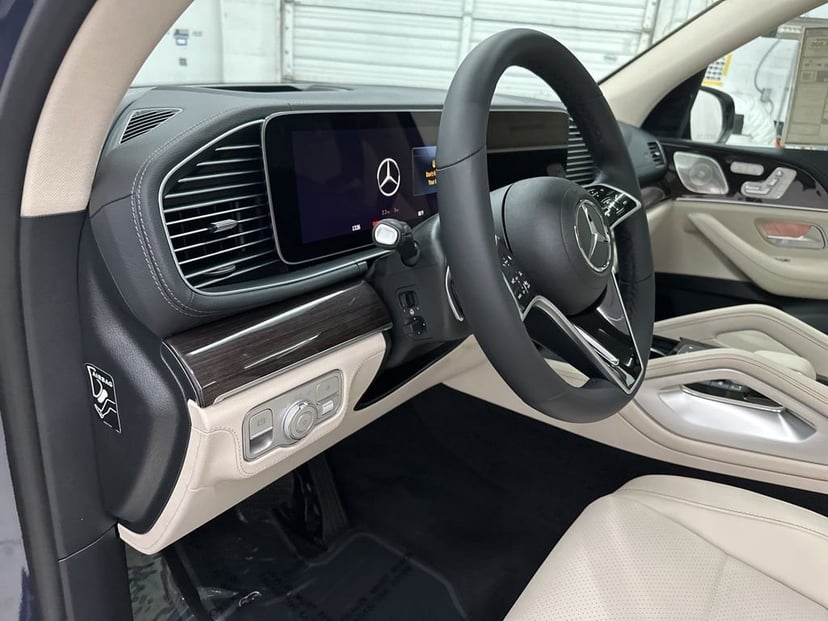 2026 Mercedes-Benz GLE - Image 9