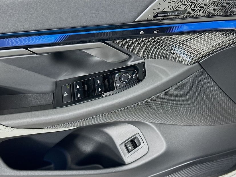 2026 BMW i5 - Image 20