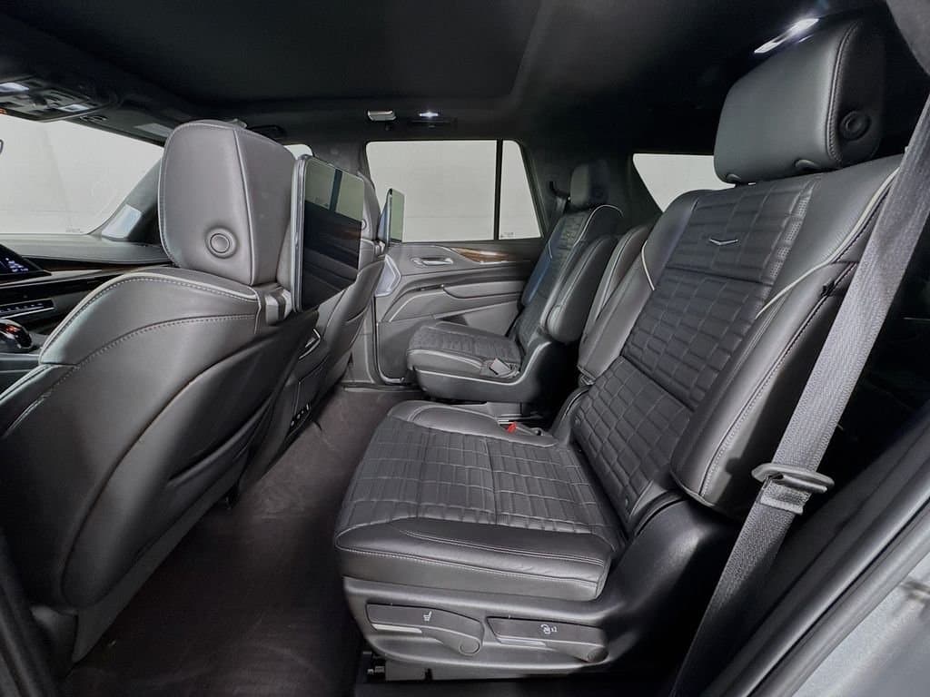 2023 CADILLAC Escalade - Image 32
