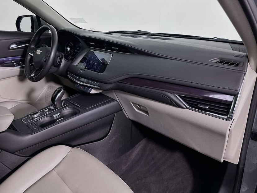 2023 Cadillac XT4 - Image 29
