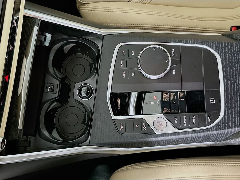 2026 BMW 3 Series - Image 15