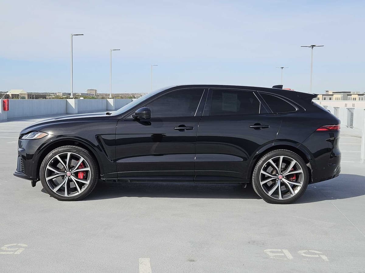 2023 Jaguar F-PACE - Image 3