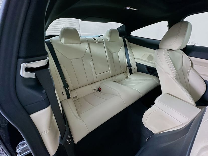 2025 BMW 4 Series - Image 28