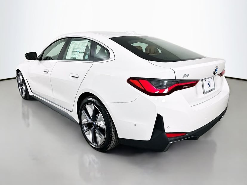 2026 BMW i4 - Image 7