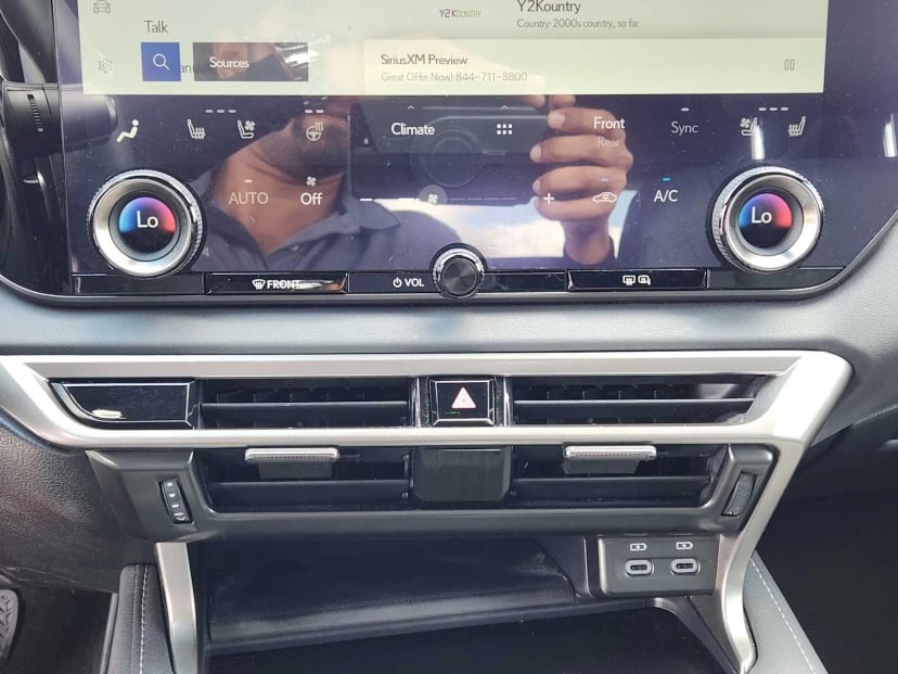 2023 Lexus RX 350 - Image 19