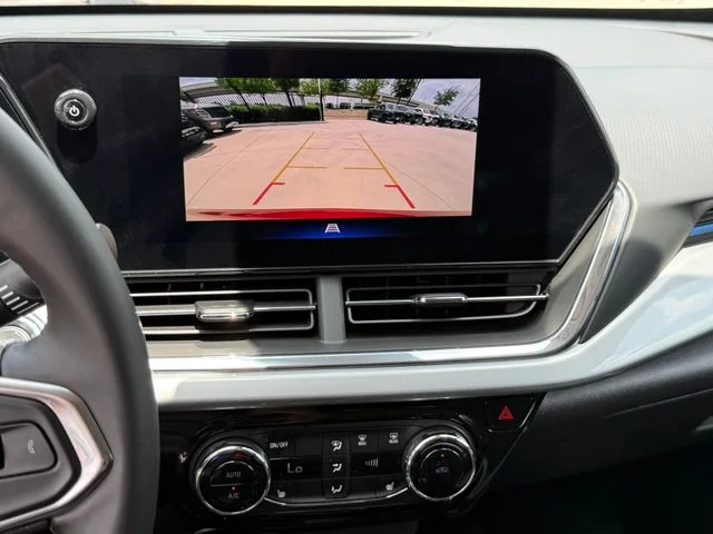 2025 Chevrolet Trax - Image 18