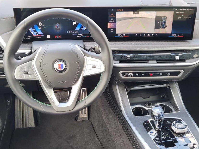 2025 BMW ALPINA XB7 - Image 29
