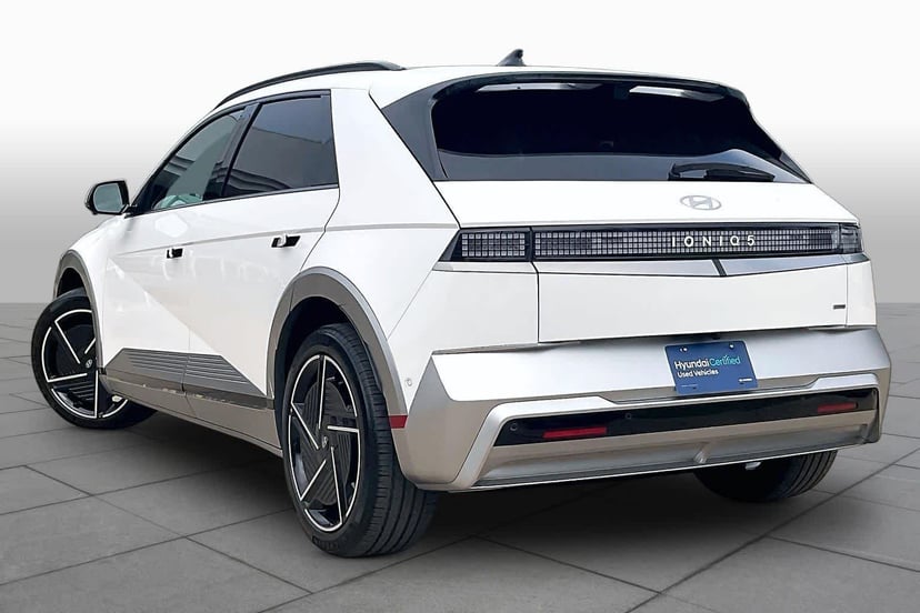 2025 Hyundai IONIQ 5 - Image 11