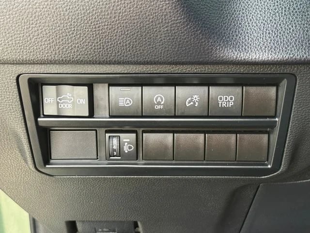 2023 Toyota Tundra - Image 24