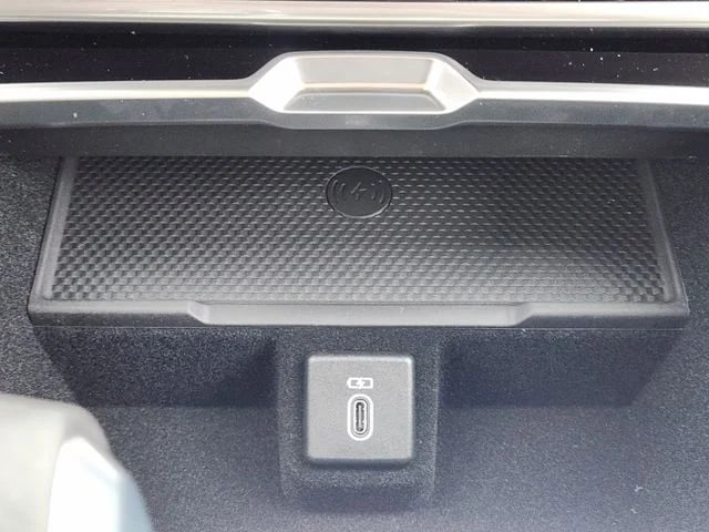 2026 Land Rover Range Rover - Image 14