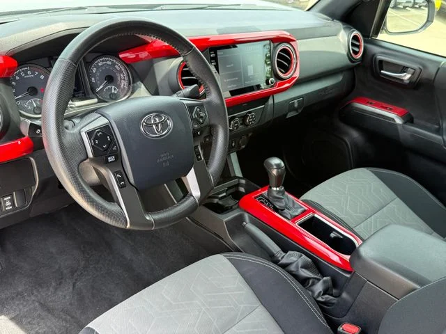 2020 Toyota Tacoma - Image 10