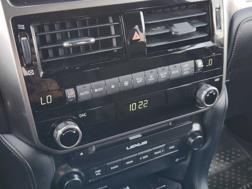 2023 Lexus GX 460 - Image 14