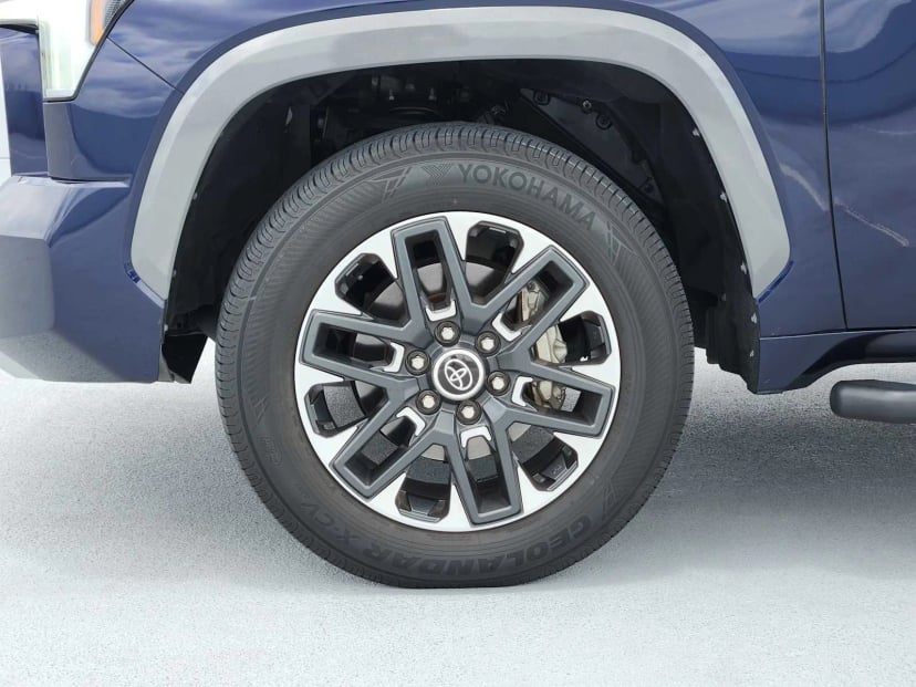 2023 Toyota Tundra - Image 10
