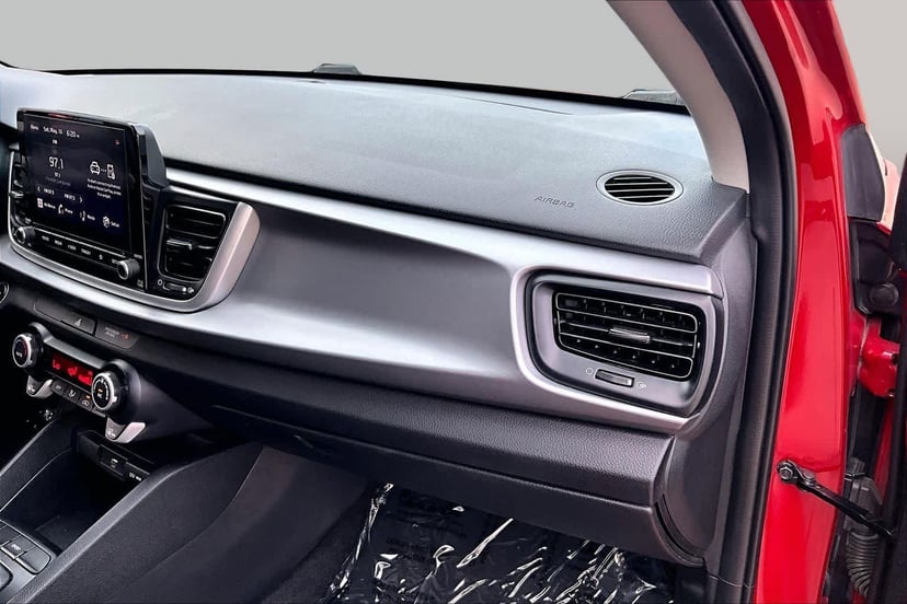 2023 Kia Rio 5-Door - Image 18