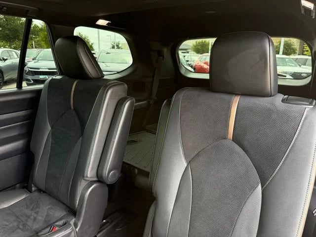 2025 Toyota Grand Highlander Hybrid - Image 29
