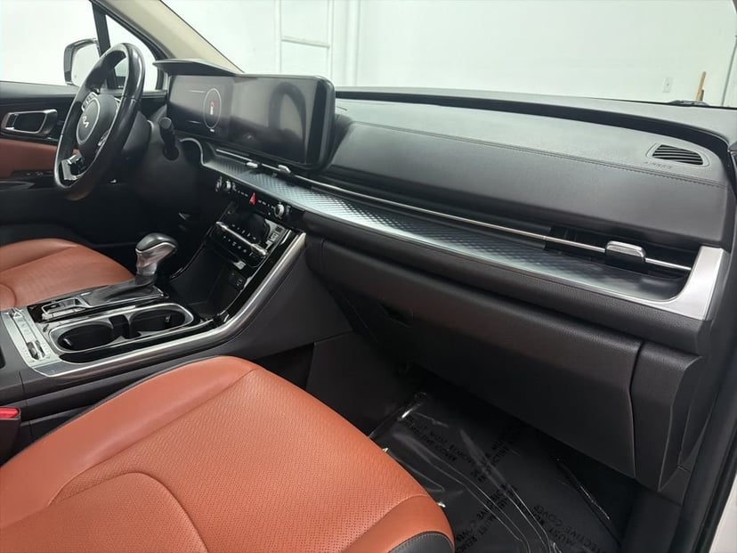 2023 Kia Carnival - Image 30