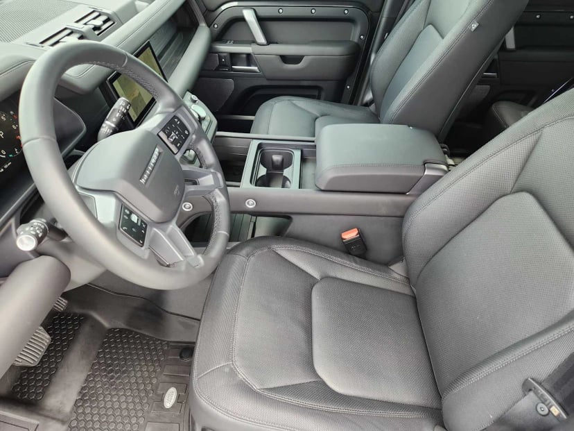 2024 Land Rover Defender - Image 12