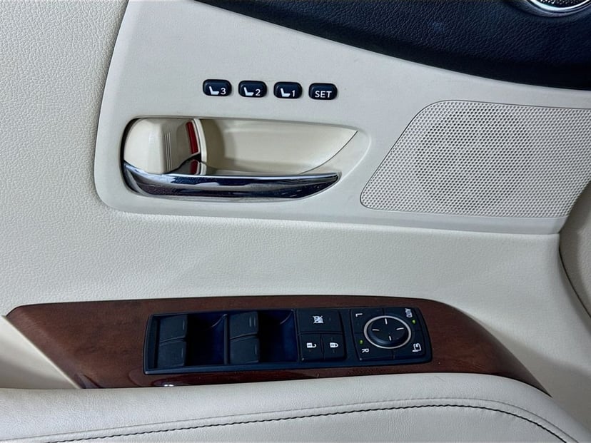 2015 Lexus RX - Image 22