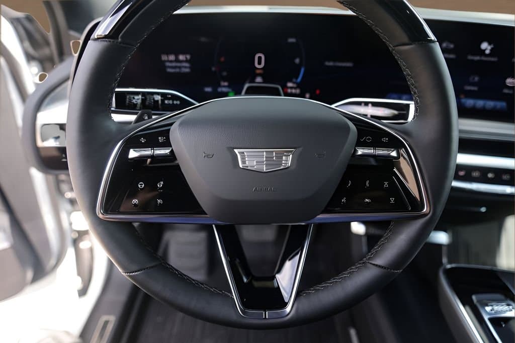 2025 Cadillac LYRIQ - Image 12