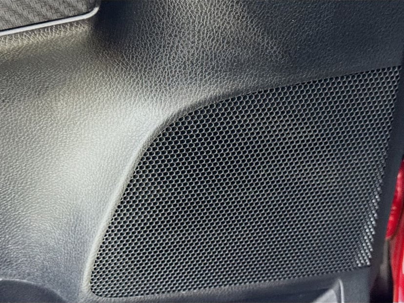 2015 Toyota RAV4 - Image 22