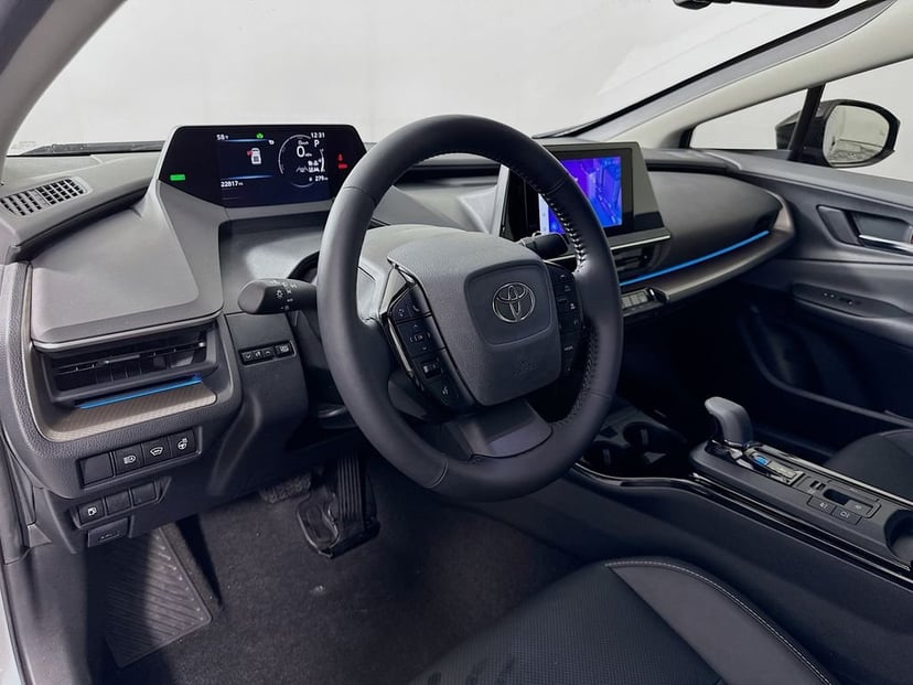 2023 Toyota Prius - Image 9