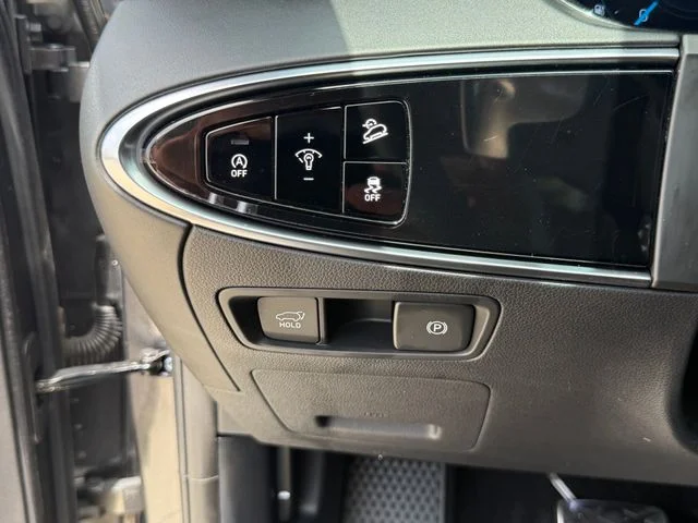 2023 Genesis GV70 - Image 19