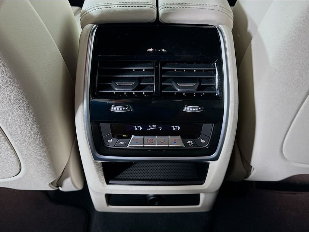 2026 BMW X6 - Image 18