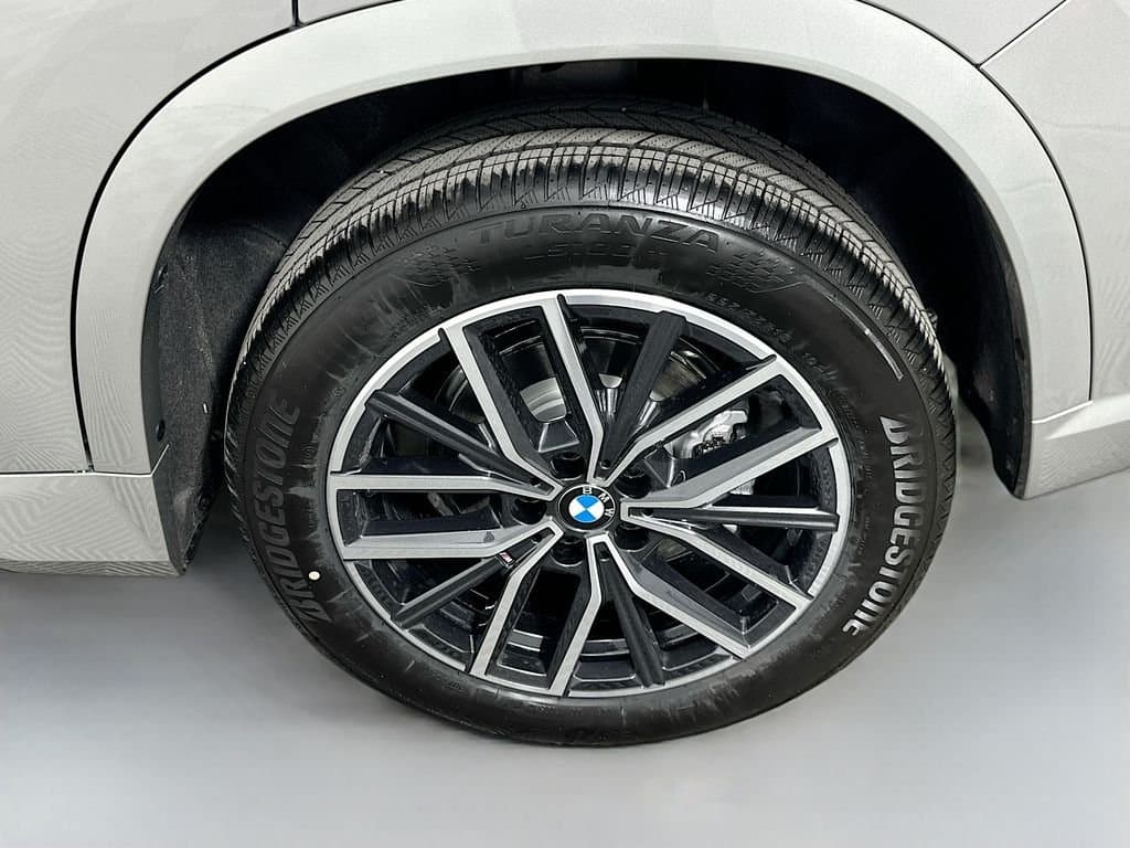 2025 BMW X1 - Image 23