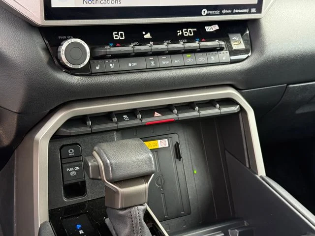 2022 Toyota Tundra - Image 21
