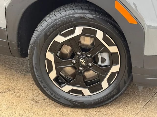 2026 Hyundai Santa Fe - Image 2