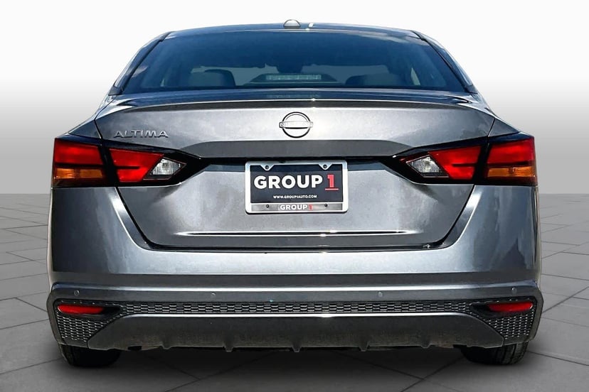 2025 Nissan Altima - Image 5
