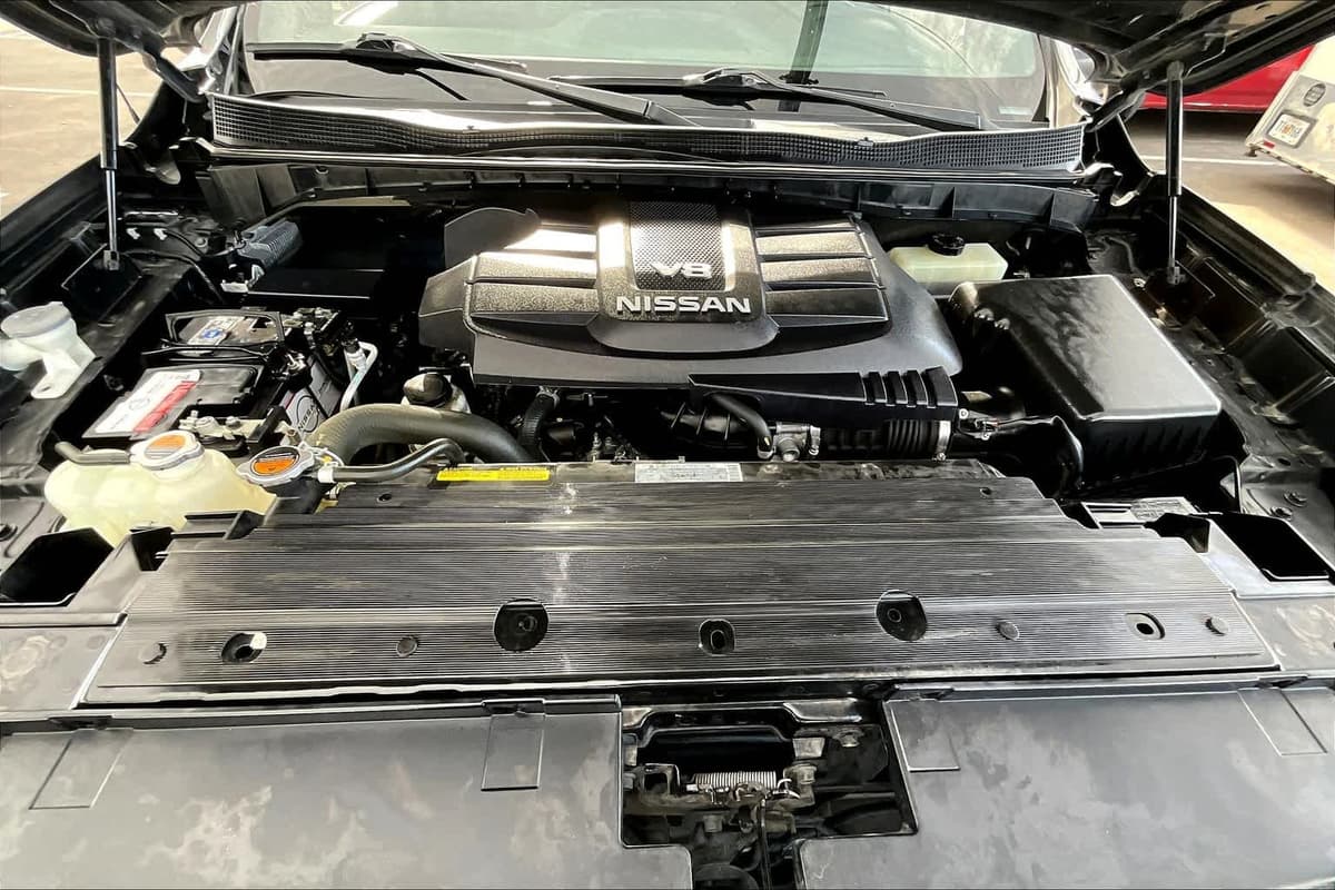 2019 Nissan Titan - Image 30