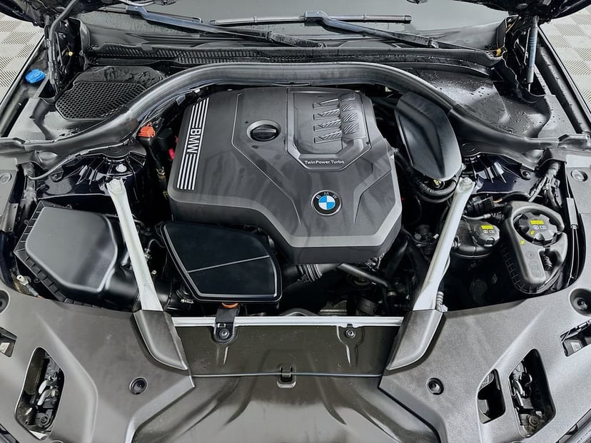 2023 BMW 5 Series - Image 30