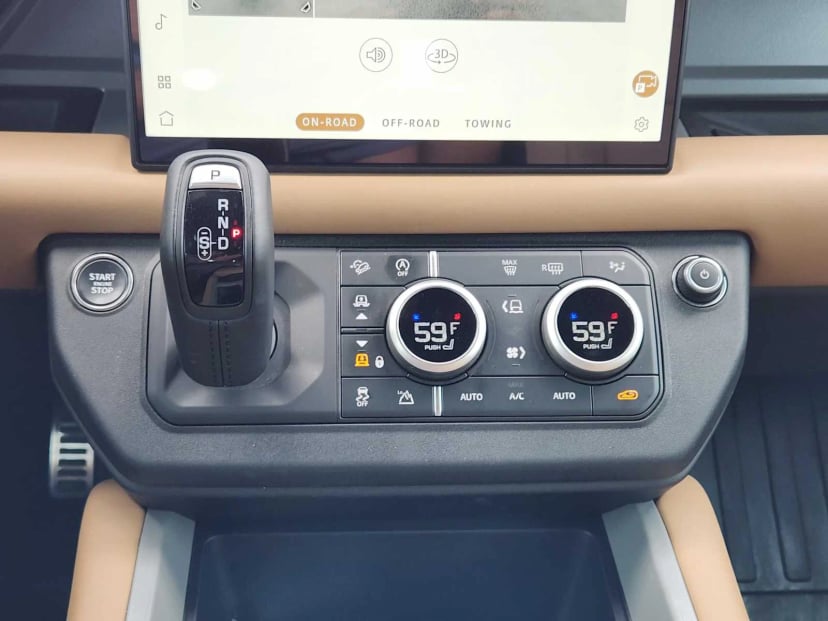 2025 Land Rover Defender - Image 19