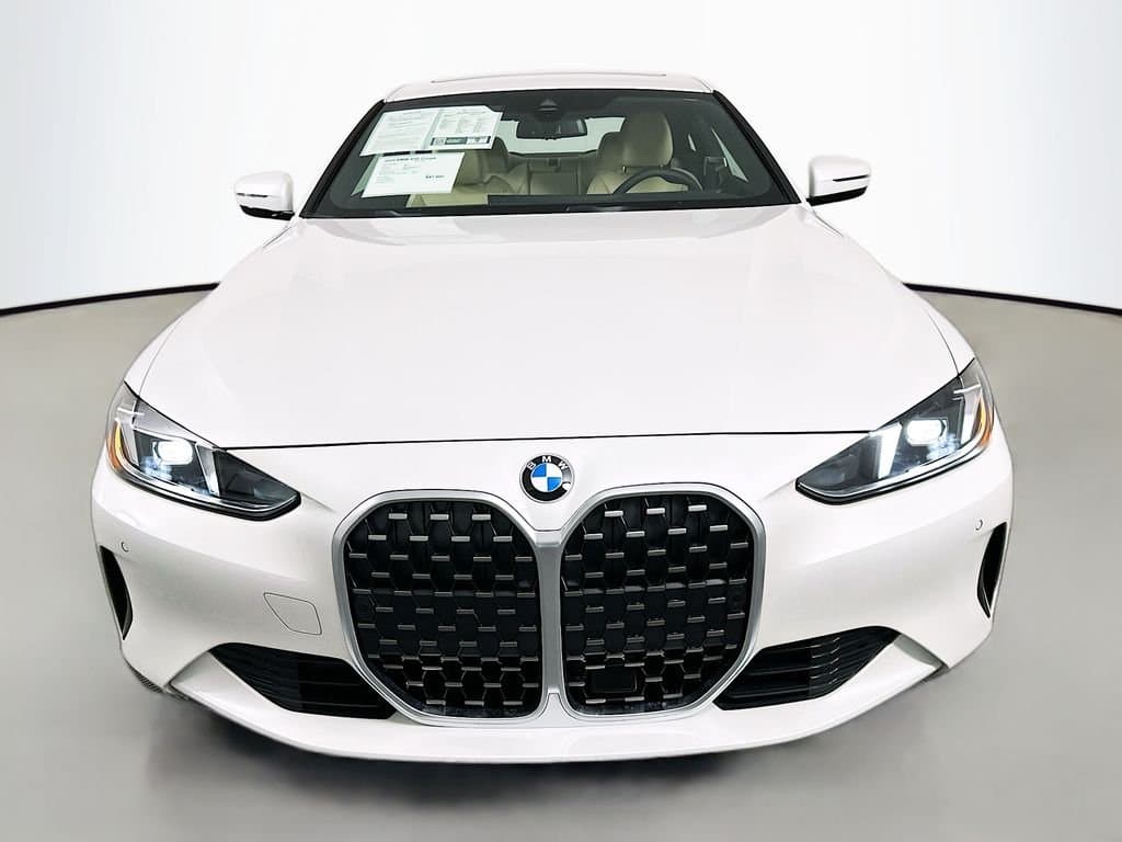 2025 BMW 4 Series - Image 2