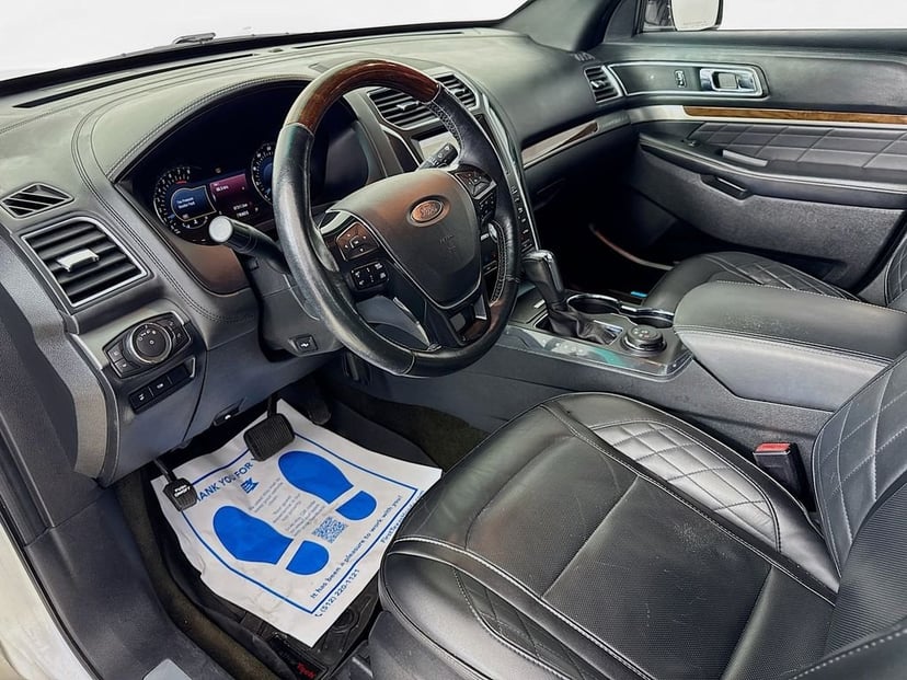 2016 Ford Explorer - Image 10